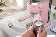 Рожковая кофеварка DeLonghi Dedica EC890.PK
