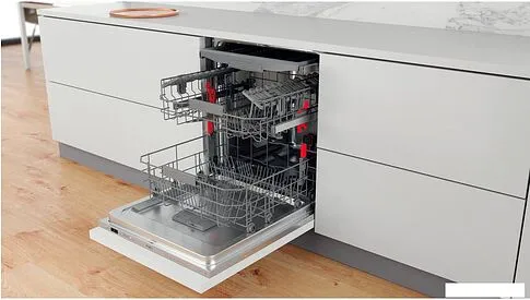 Встраиваемая посудомоечная машина Whirlpool WIS 7020 PEF