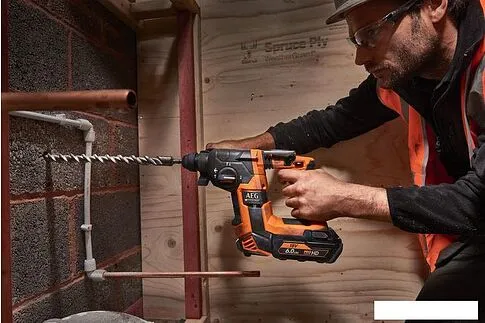 Перфоратор AEG Powertools BBH 18BL LI-502C 4935464753 (с 2-мя АКБ, кейс)