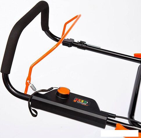 Скарификатор-аэратор Daewoo Power DSC 3840Li (без АКБ)