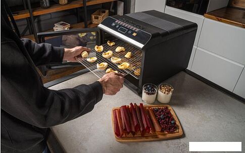 Сушилка для овощей и фруктов Garlyn D-06 Pro