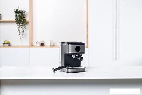 Рожковая помповая кофеварка Black & Decker BXCO850E