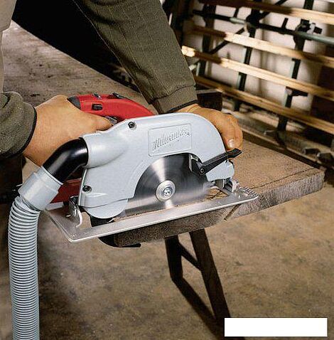 Дисковая (циркулярная) пила Milwaukee SCS 65 Q