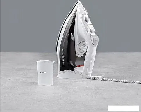 Утюг Scarlett SC-SI30K40