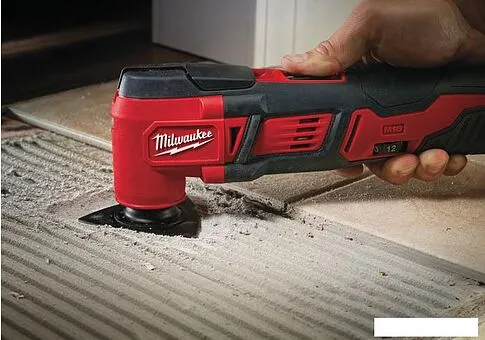 Мультифункциональная шлифмашина Milwaukee M18 BMT-0 [4933446203]