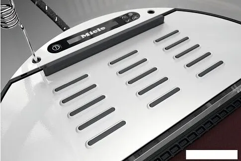 Гладильная станция Miele B4847