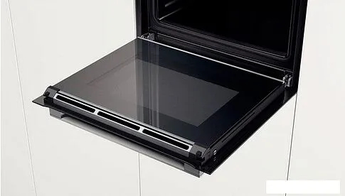 Духовой шкаф Bosch HBG633NB1