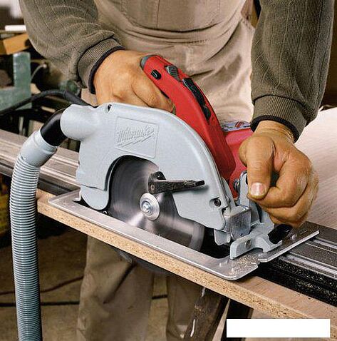 Дисковая (циркулярная) пила Milwaukee SCS 65 Q