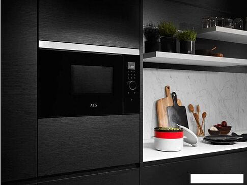 Микроволновая печь AEG MBB1756SEM