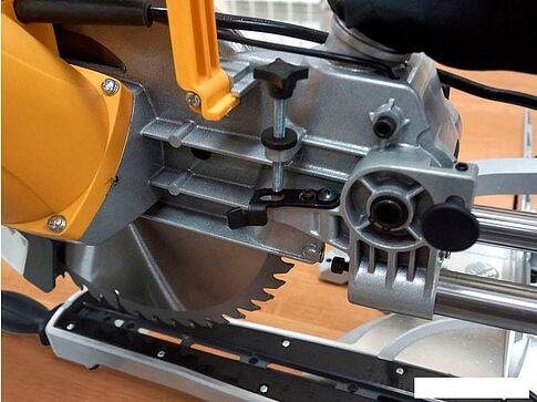 Торцовочная пила Энкор Корвет 6-330С 90062