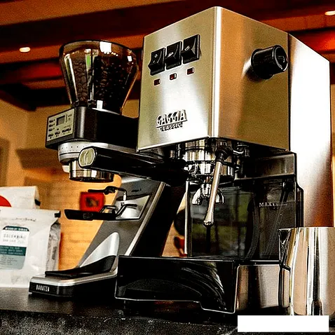 Рожковая помповая кофеварка Gaggia Classic Evo Inox 9481/11