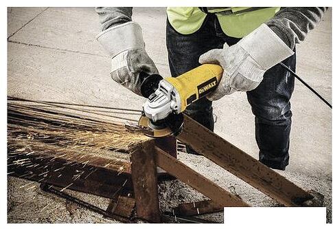 Угловая шлифмашина DeWalt DWE4117-QS