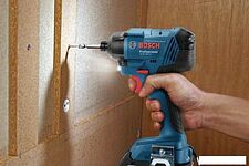 Винтоверт Bosch GDR 180-LI Professional 06019G5124 (без АКБ) Винтоверт Bosch GDR 180-LI Professional 06019G5124 (без АКБ)