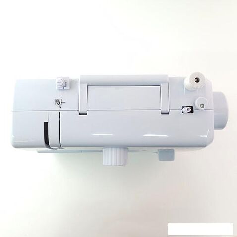 Электромеханическая швейная машина Janete 618