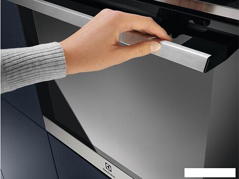 Электрический духовой шкаф Electrolux COF6P76BX