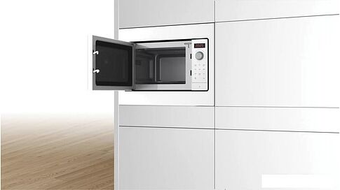 Микроволновая печь Bosch Serie 2 BFL523MW3
