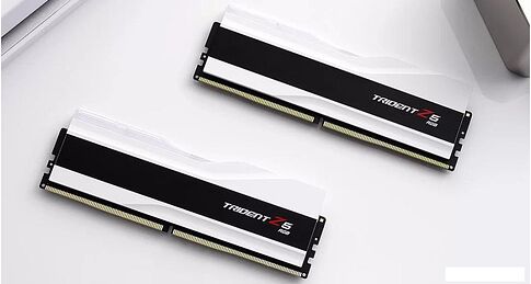 Оперативная память G.Skill Trident Z5 RGB 2x32ГБ DDR5 6000 МГц F5-6000J2836G32GX2-TZ5RW