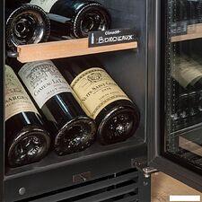 Винный шкаф Avintage AVU23TB1
