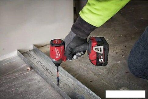 Винтоверт Milwaukee M18 FID2-0X 4933464088 (с 2-мя АКБ, кейс)