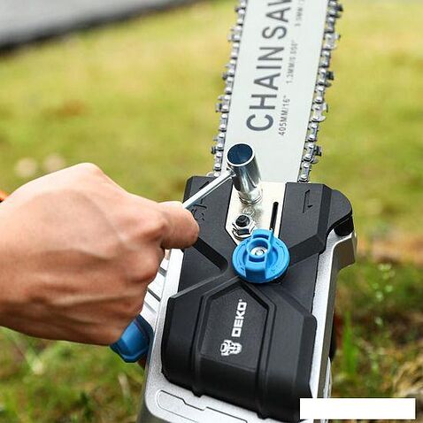 Аккумуляторная пила Deko DKCHS 40 PRO 063-4357 (с 2-мя АКБ)