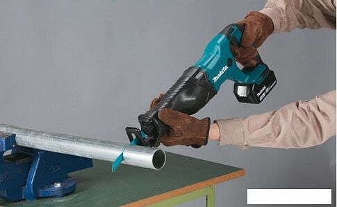 Сабельная пила Makita DJR186Z