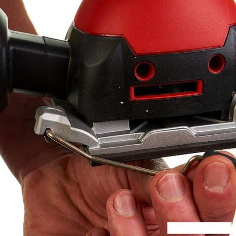 Виброшлифмашина Milwaukee SPS 140