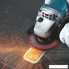 Угловая шлифмашина Makita 9558HNR
