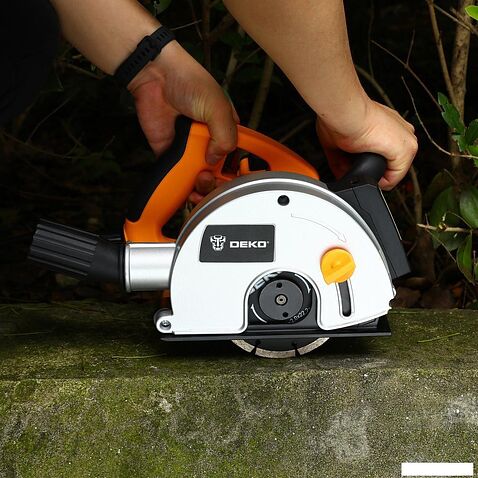 Штроборез Deko DKWC1800W