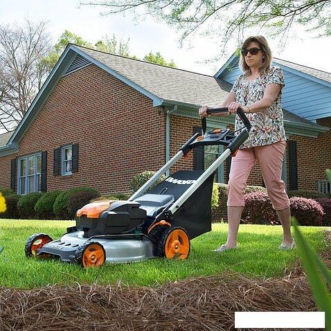 Колёсная газонокосилка Worx WG751E (с 2-мя АКБ и ЗУ)