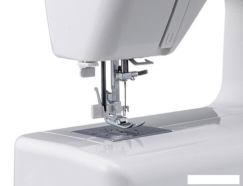 Электромеханическая швейная машина Janome EQ25