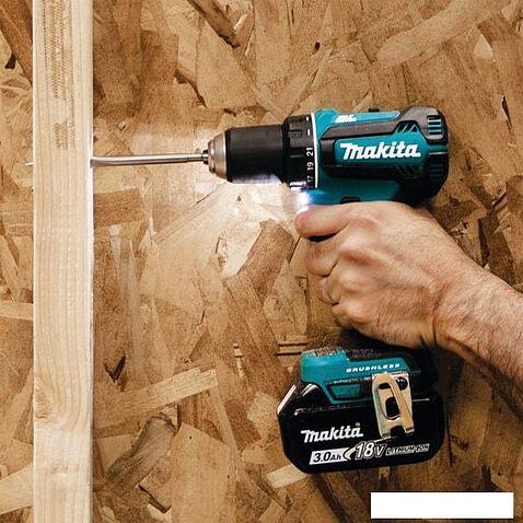 Дрель-шуруповерт Makita DDF485RFE (с 2-мя АКБ, кейс)