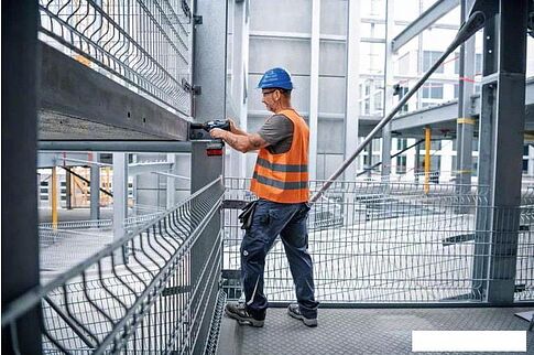 Гайковерт Bosch GDS 18V-1050 H Professional 06019J8502 (с 2-мя АКБ 8 Ah, кейс)