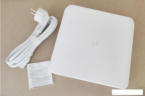 Управляемый коммутатор 2-го уровня Ubiquiti UniFi Switch Lite 16 POE