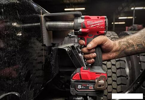 Гайковерт Milwaukee M18 FIW2F38-0X 4933478650 (без АКБ, кейс)