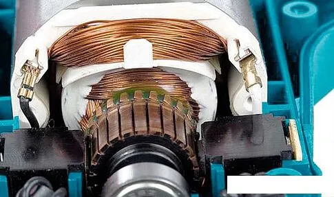 Дисковая пила Bort BHK-185U