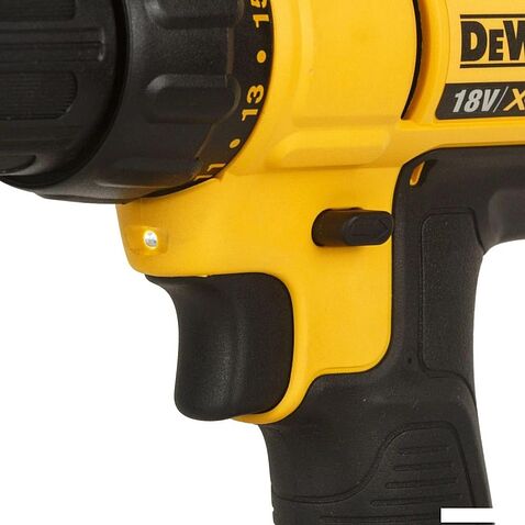 Дрель-шуруповерт DeWalt DCD771NK (без АКБ, кейс)