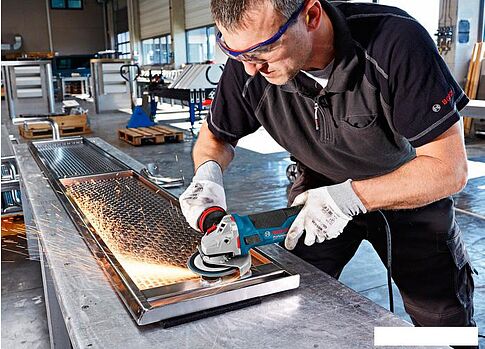 Угловая шлифмашина Bosch GWS 19-125 CI Professional [060179N002]