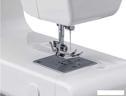 Электромеханическая швейная машина Janome 1388