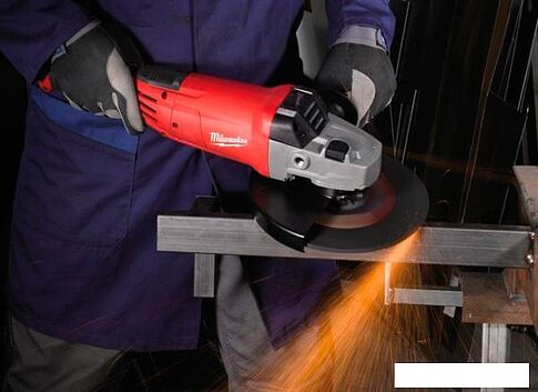 Угловая шлифмашина Milwaukee AG 22-230/DMS [4933433630]