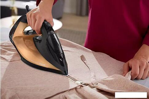 Утюг Philips Azur 7000 Series DST7040/80