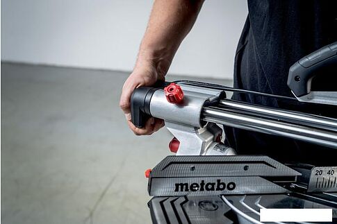 Торцовочная пила Metabo KGS 216 M 613216000
