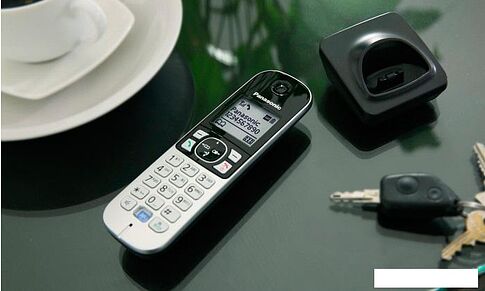 Радиотелефон Panasonic KX-TG6812RUB