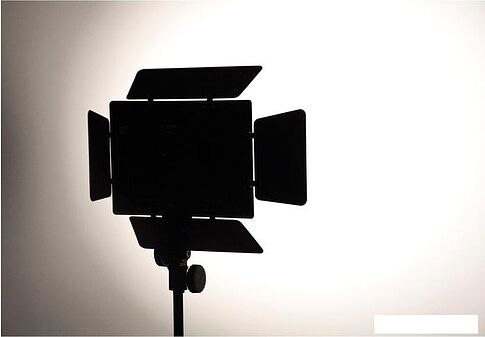 Лампа Yongnuo YN-600 L II LED 3200-5500K