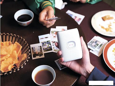 Мобильный фотопринтер Fujifilm Instax Mini Link 2 (белый)