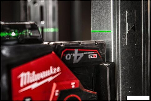 Лазерный нивелир Milwaukee M12 3PLKIT-401P 4933478960 (с 1-им АКБ, кейс)
