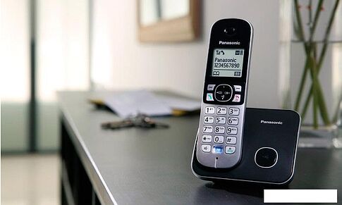 Радиотелефон Panasonic KX-TG6812RUB