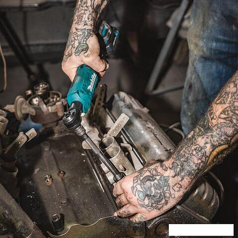 Гайковерт Makita WR100DZ (без АКБ)
