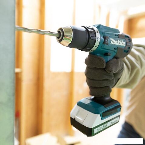 Дрель-шуруповерт Makita DF488D002 (с 2-мя АКБ, кейс)