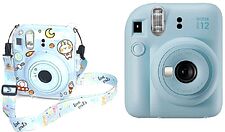 Фотоаппарат Fujifilm Instax Mini 12 (голубой) + голубой чехол Sundays с ремнем Фотоаппарат Fujifilm Instax Mini 12 (голубой) + голубой чехол Sundays с ремнем