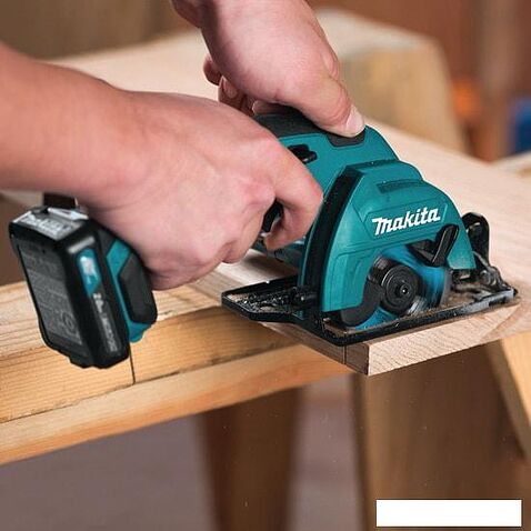 Дисковая пила Makita HS301DZ (без АКБ)